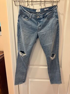 FRAME Le Garçon Light Wash Ripped Knee Jeans